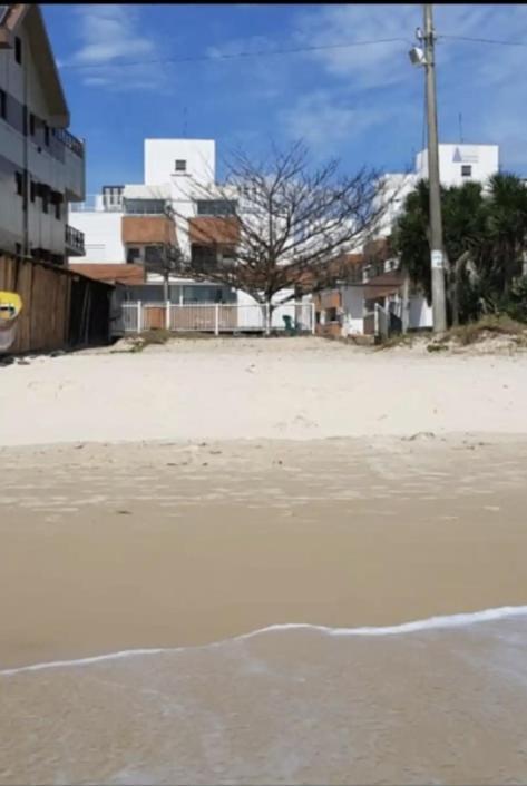 No Porto Aguas A 50m Do Mar. Florianopolis